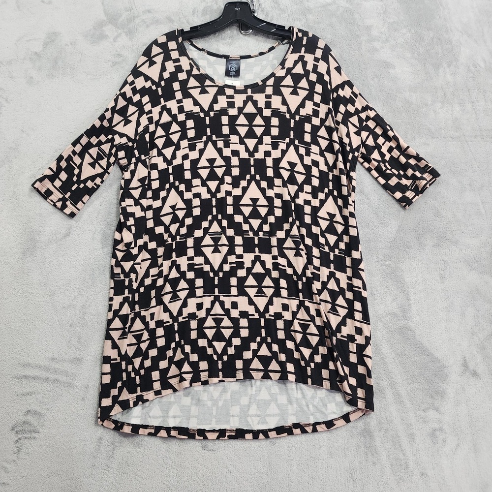 NEW Agnes & Dora Top Womens M Peach Black Geometric Hi-Lo 3/4 Sleeve Tunic‎